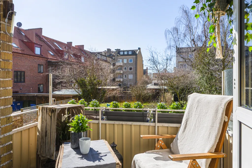 Balcone - Apartment with South-Facing Balcony in Central Location