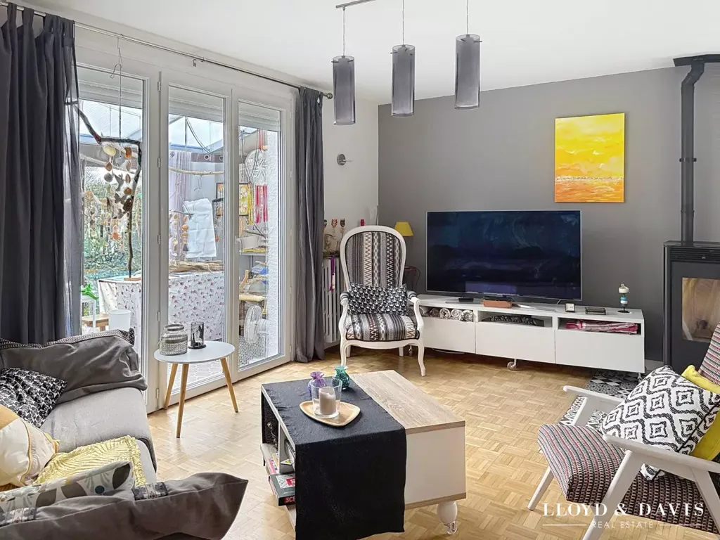 Living Room - Renovated House with Garden in Royan