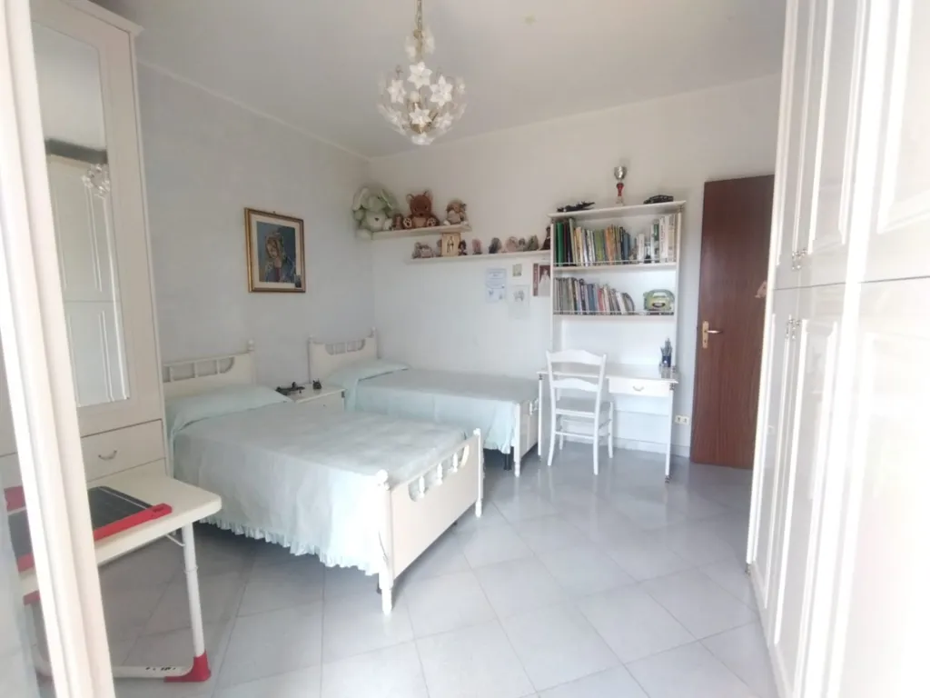 Magamistoad - 3-Bedroom Apartment with Balcony in Messina