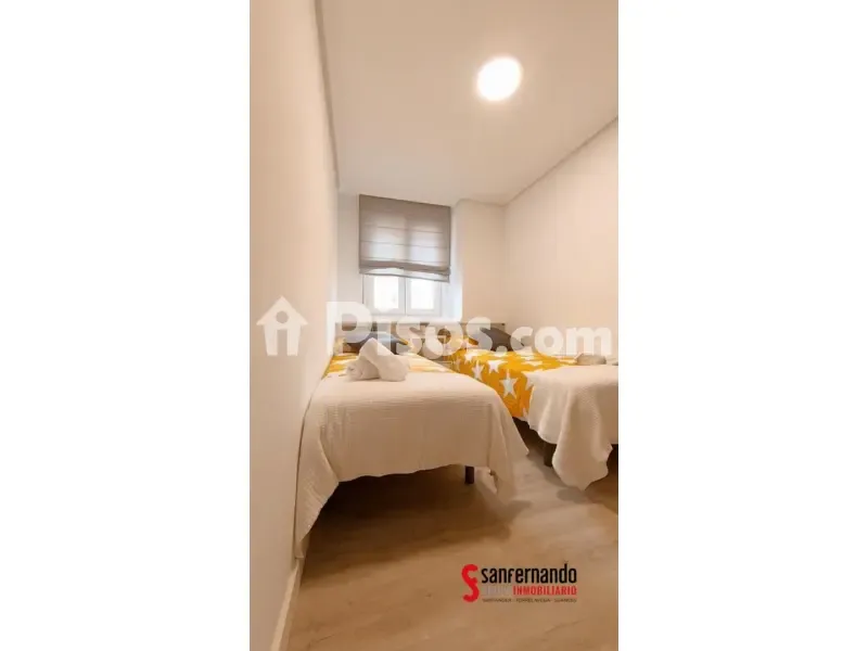 Bedrooms - Student-Friendly Flat with Balcony in Santander