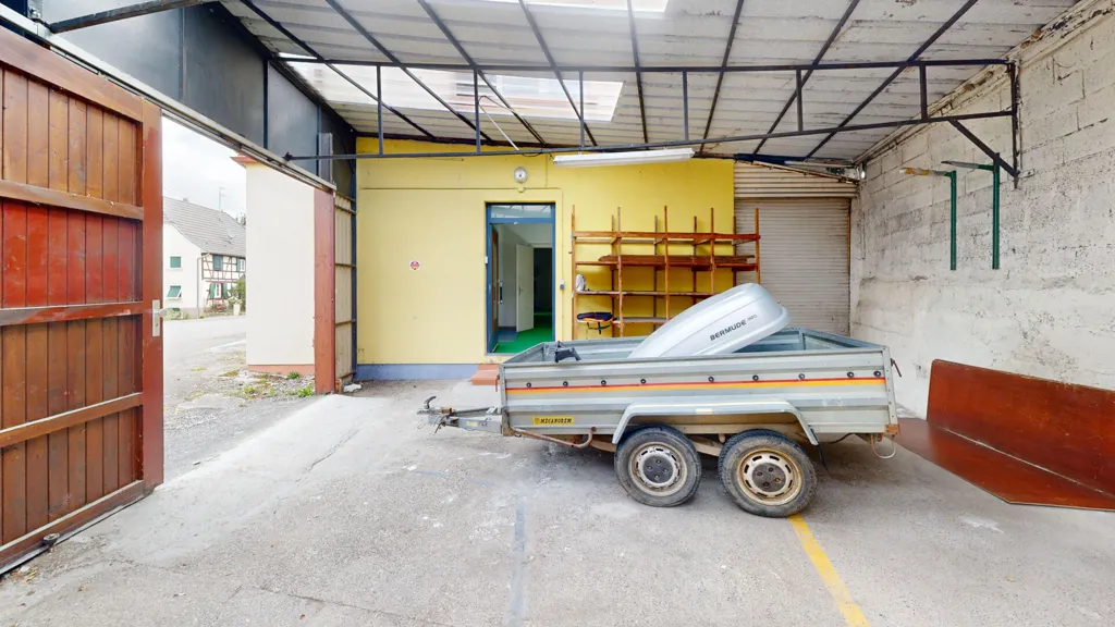 Garage - Commercial Space with High Visibility in Hirsingue