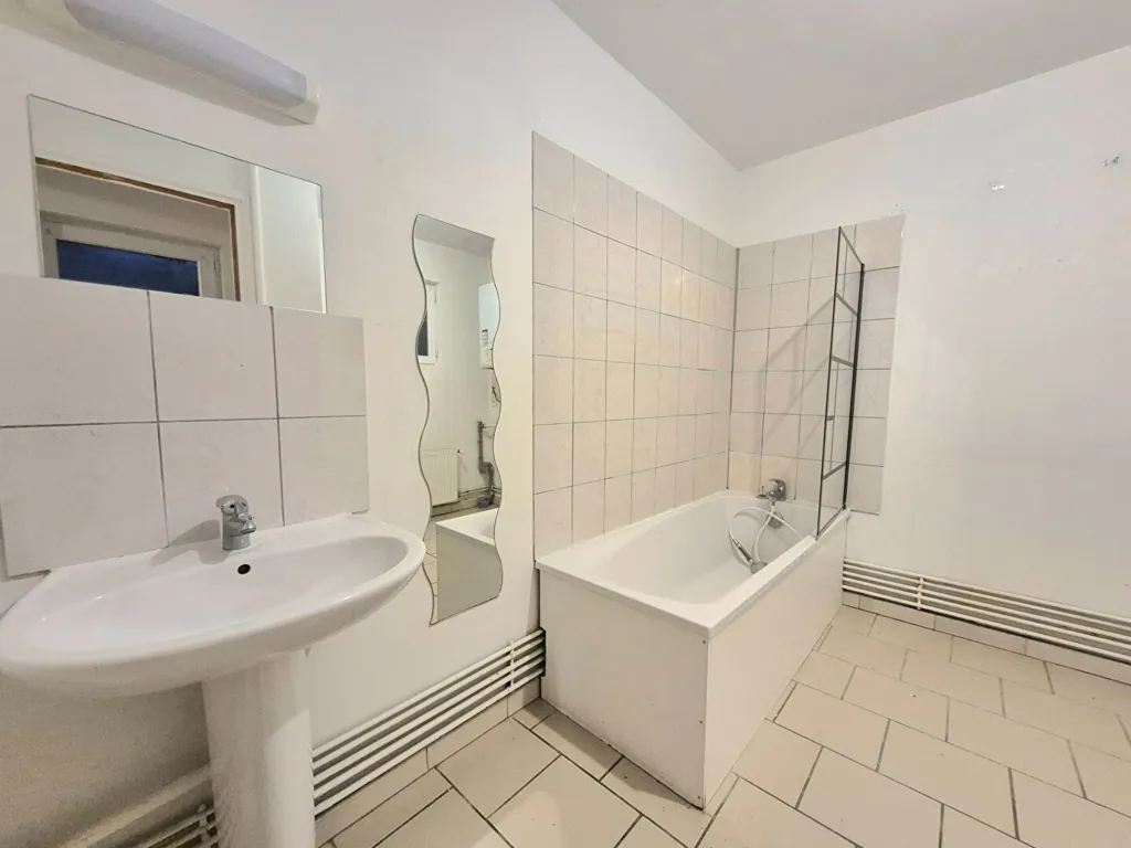 Salles de bain - Maison de Ville avec Cour Intérieure