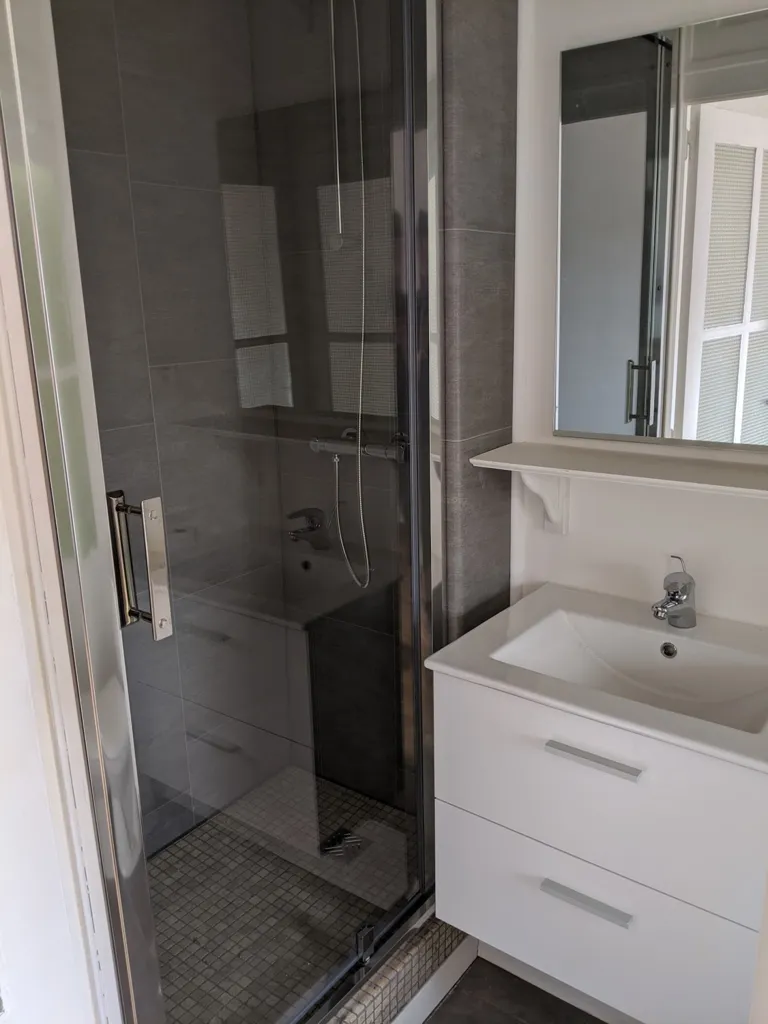 Vannitoad - Double Immeuble with 12 Apartments in Poitiers Centre