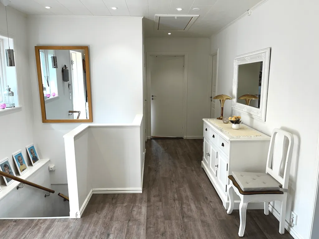 Entrée - Development Opportunity with Golf Club Proximity in Åkersberga