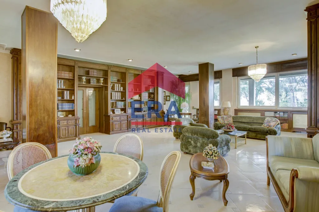 Salle à manger - Villa with 4.5-Hectare Park in Ardea