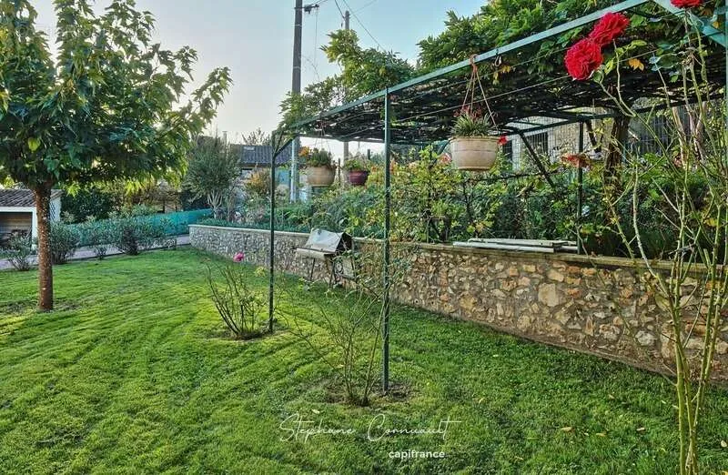 Jardin - Ensemble de Maisons avec Piscine dans un Hameau Paisible