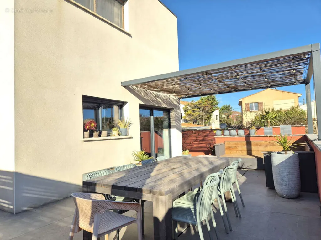 Terrass - Modern Villa with Garden near Frontignan-Plage