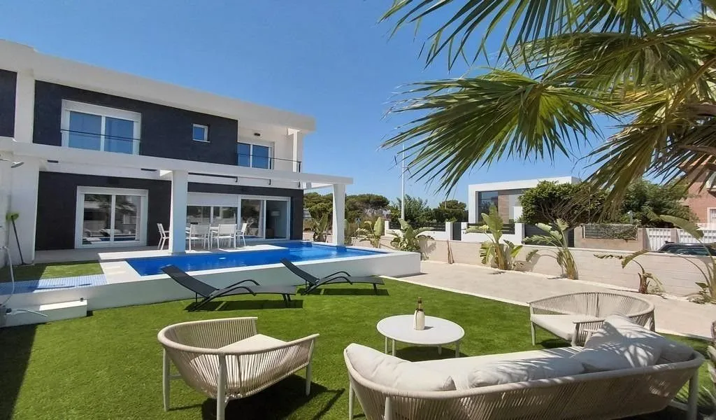 Piscine - Modern Villa with Private Pool in Gran Alacant