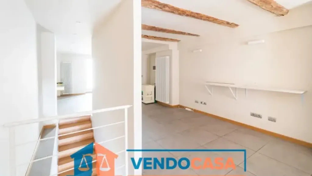 Pièces - Office Space with Balcony in Cuneo