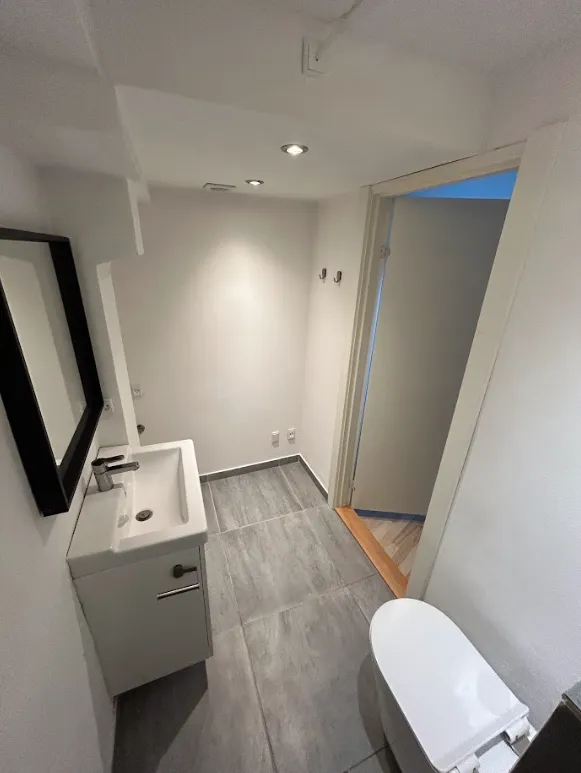 Salles de bain - Renovated 3-Bed Flat with Balcony in Kolding Centre