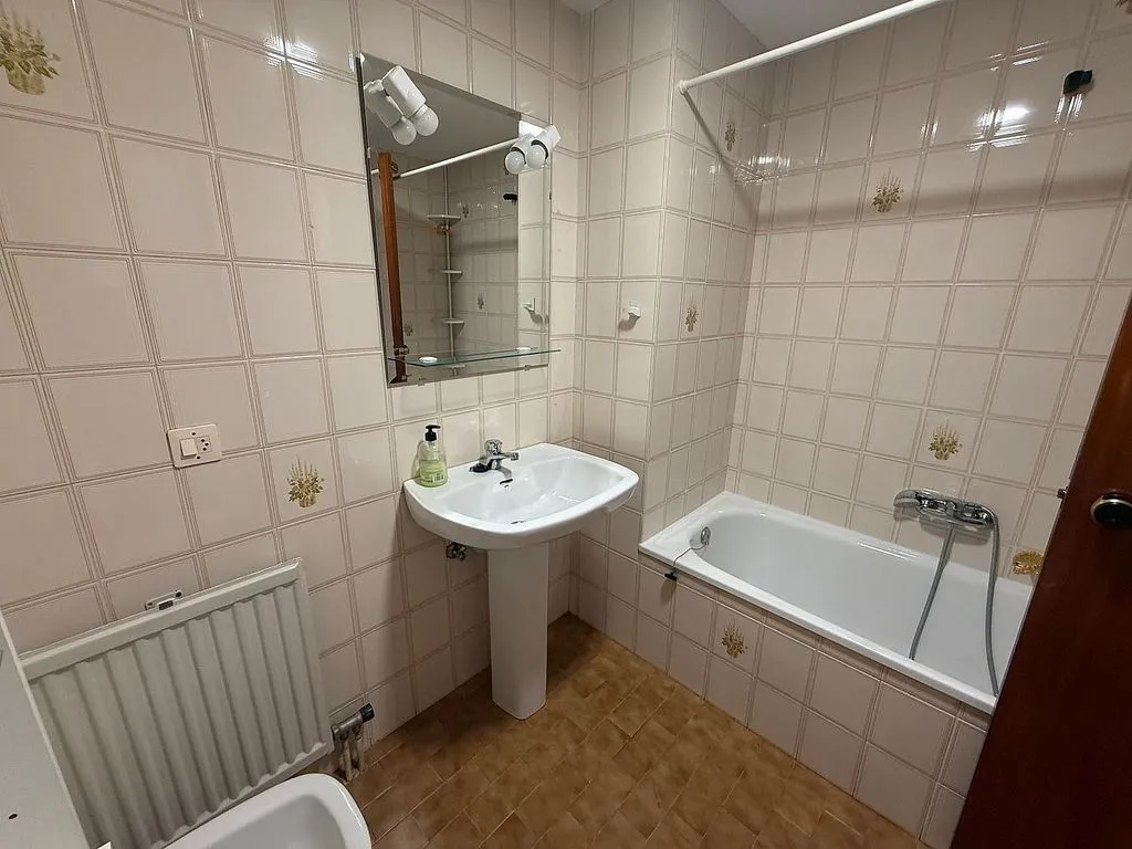 Salles de bain - Apartment with Terrace and Garage in Gamonal