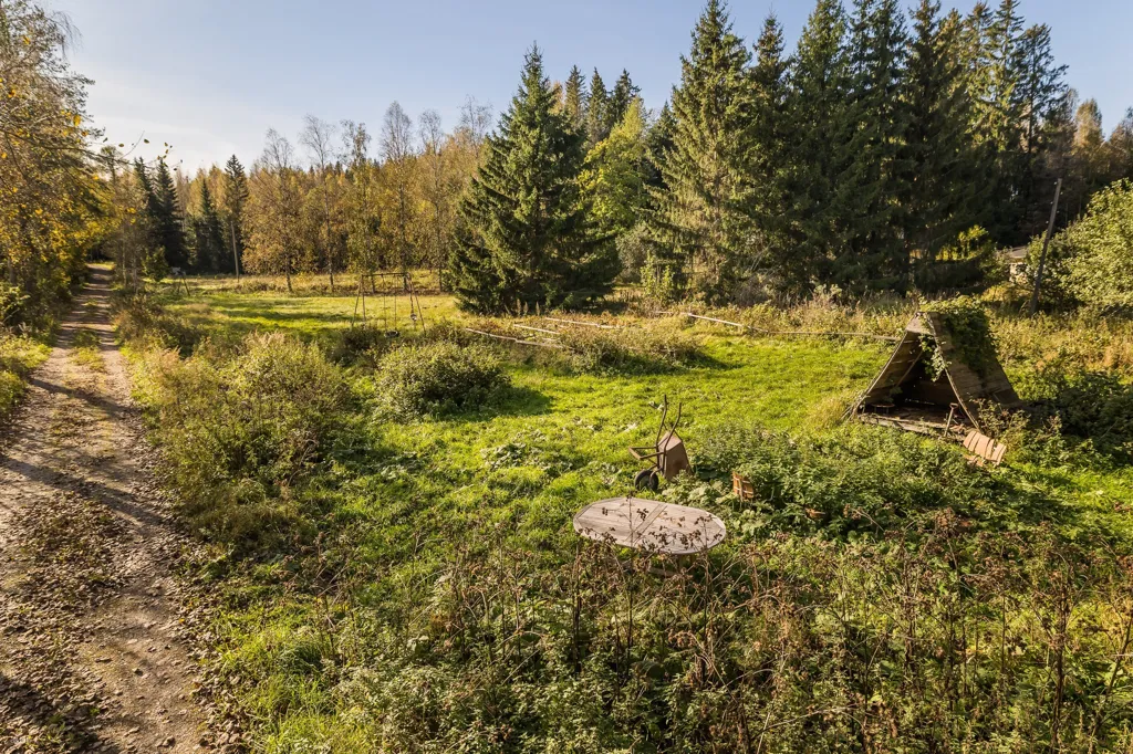 Giardino - Rural Estate with Old Barn near Helsinki