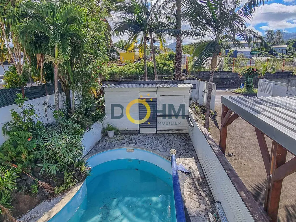Bassein - House with Pool in Tampon