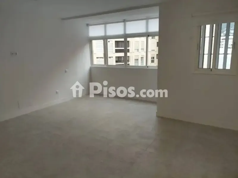 Toad - Fully Renovated Flat with Balcony in La Salle