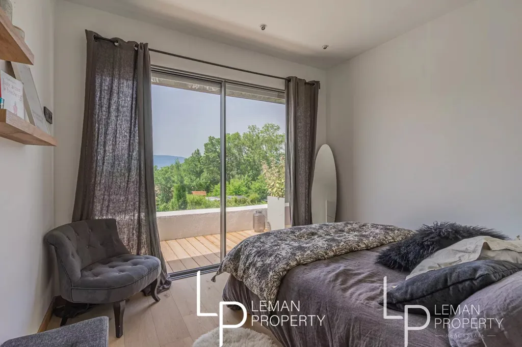 Magamistoad - Architectural House with Jacuzzi in Bucolic Setting
