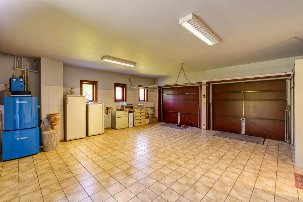 Garage - House with Large Garden in Tremelo