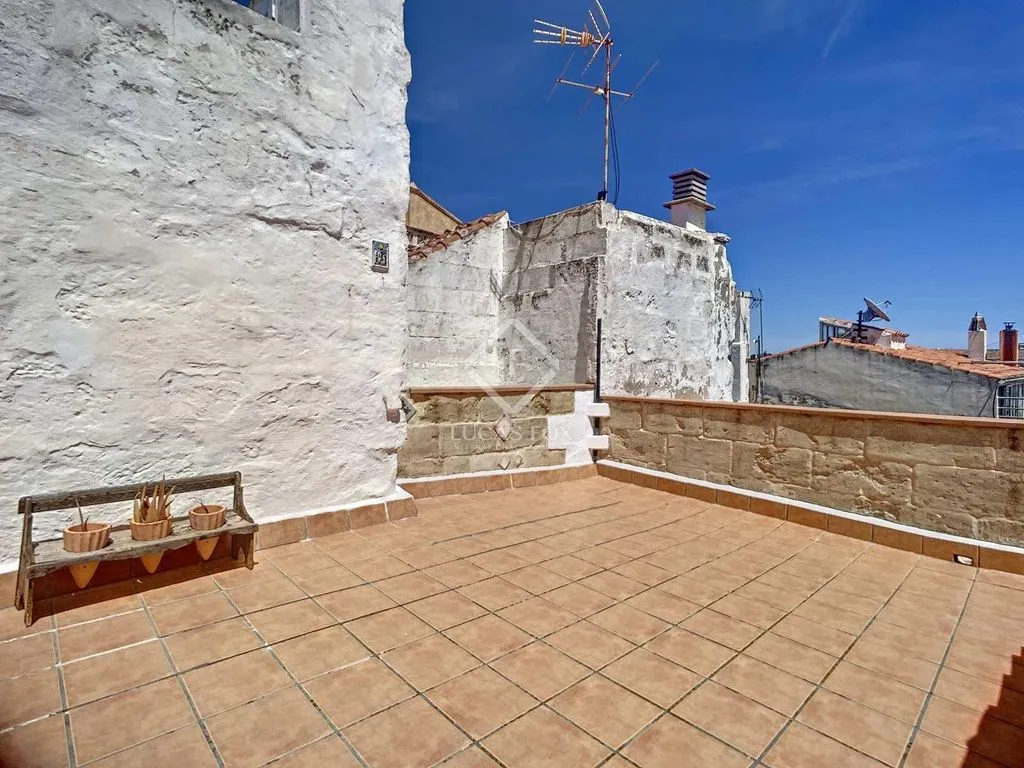 Terrazza - Renovated Townhouse with Terraces in Mahón