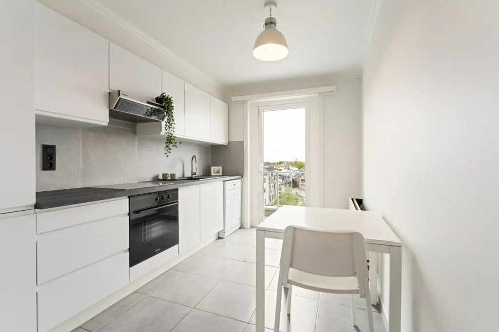 Köök - Two-Bedroom Apartment in Waregem Centre
