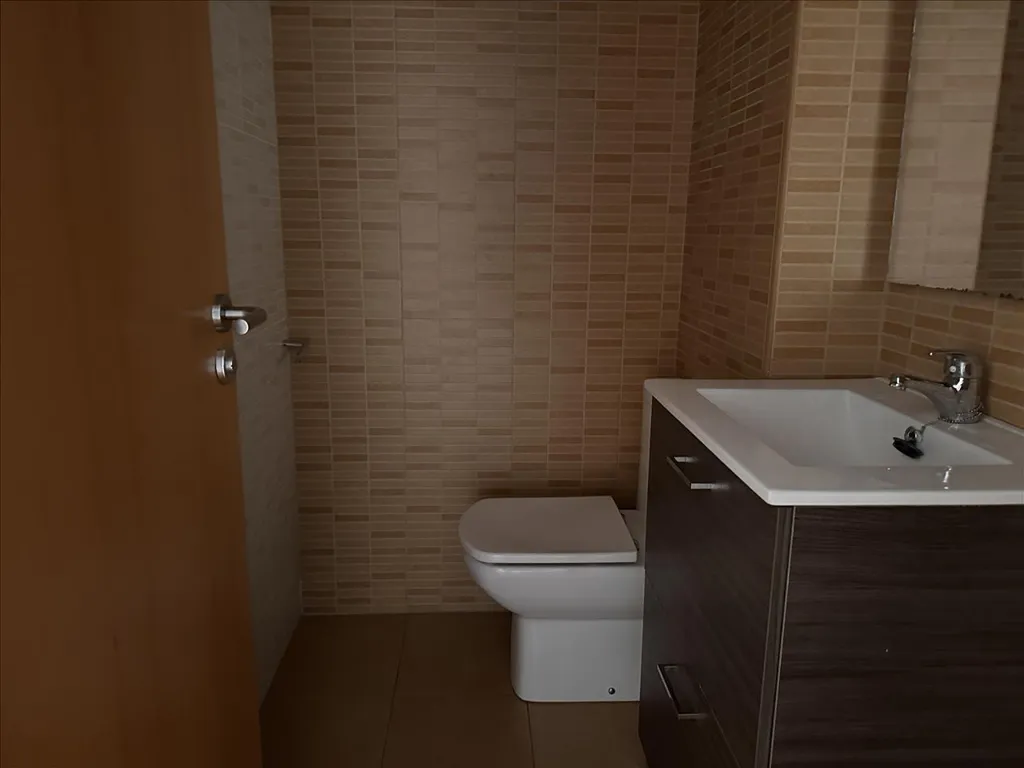 Bathrooms - Residential Apartment with Terrace in Vilajuïga