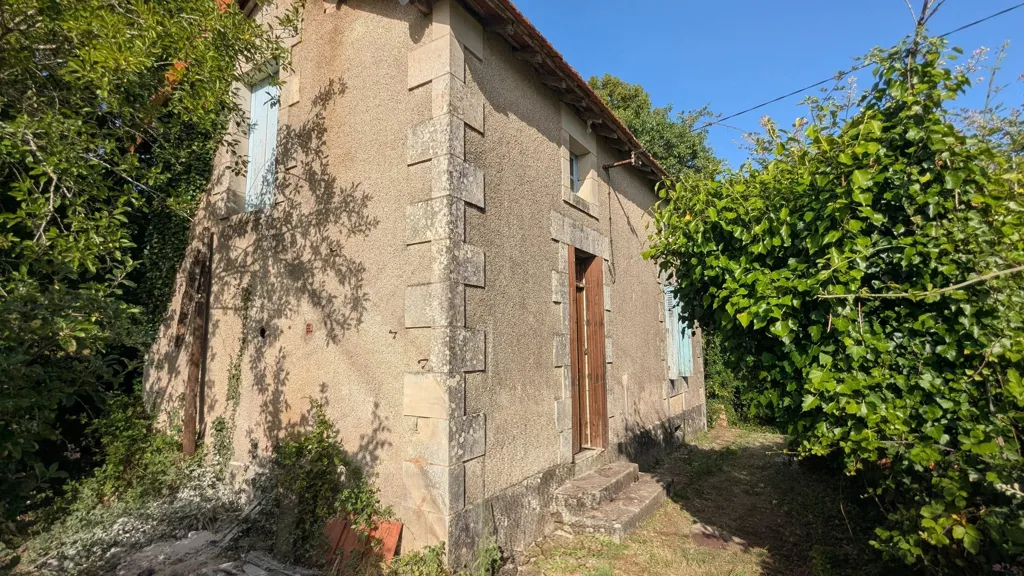 Extérieur - Ensemble de 2 Maisons à Rénover dans un Environnement Verdoyant