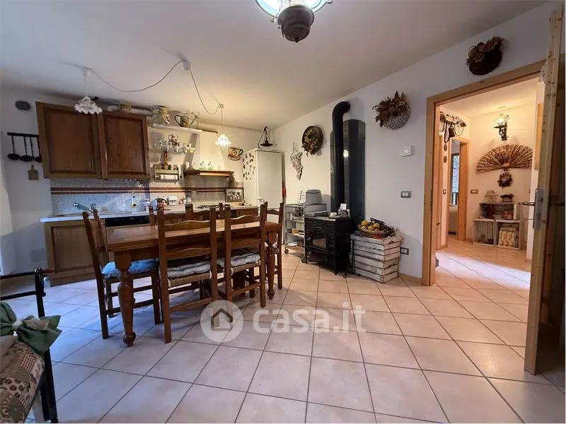 Sala da pranzo - Appartamento con vista montagna a Commezzadura