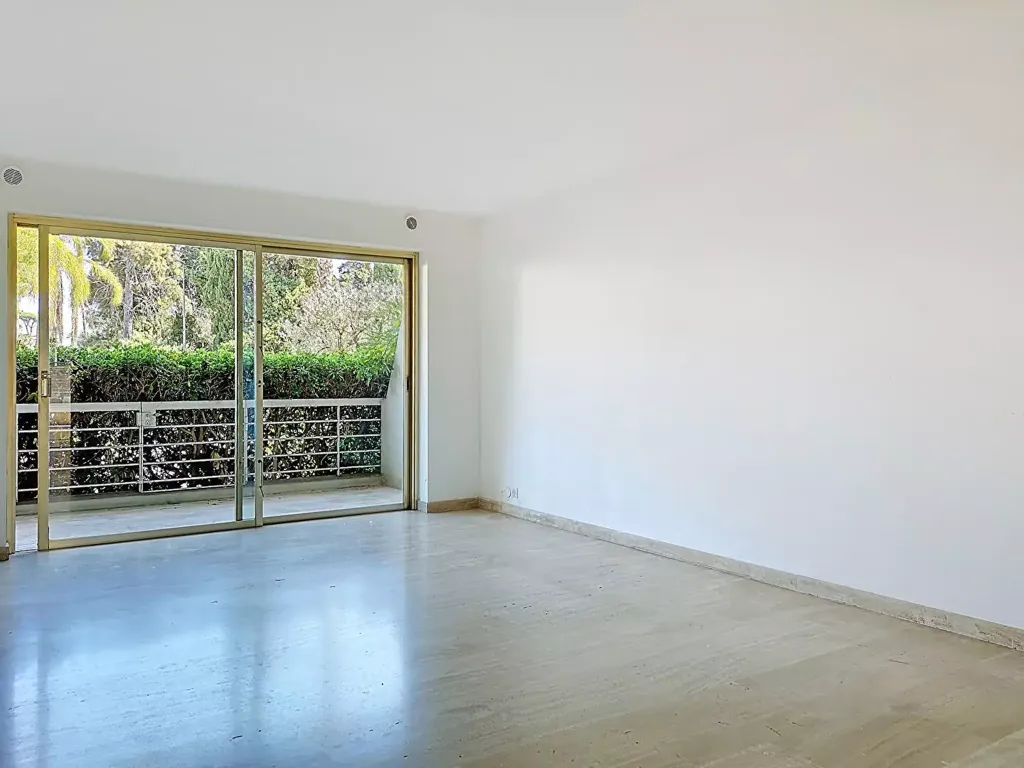 Rooms - Two-Bedroom Apartment with Terraces in Cannes