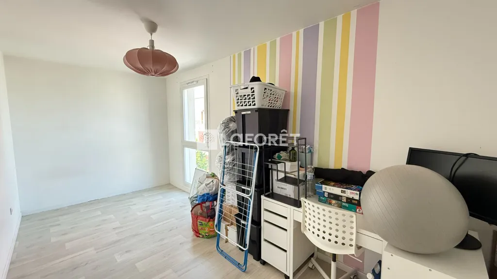 Chambres - Appartement 3 Pièces avec Balcon à Goussainville