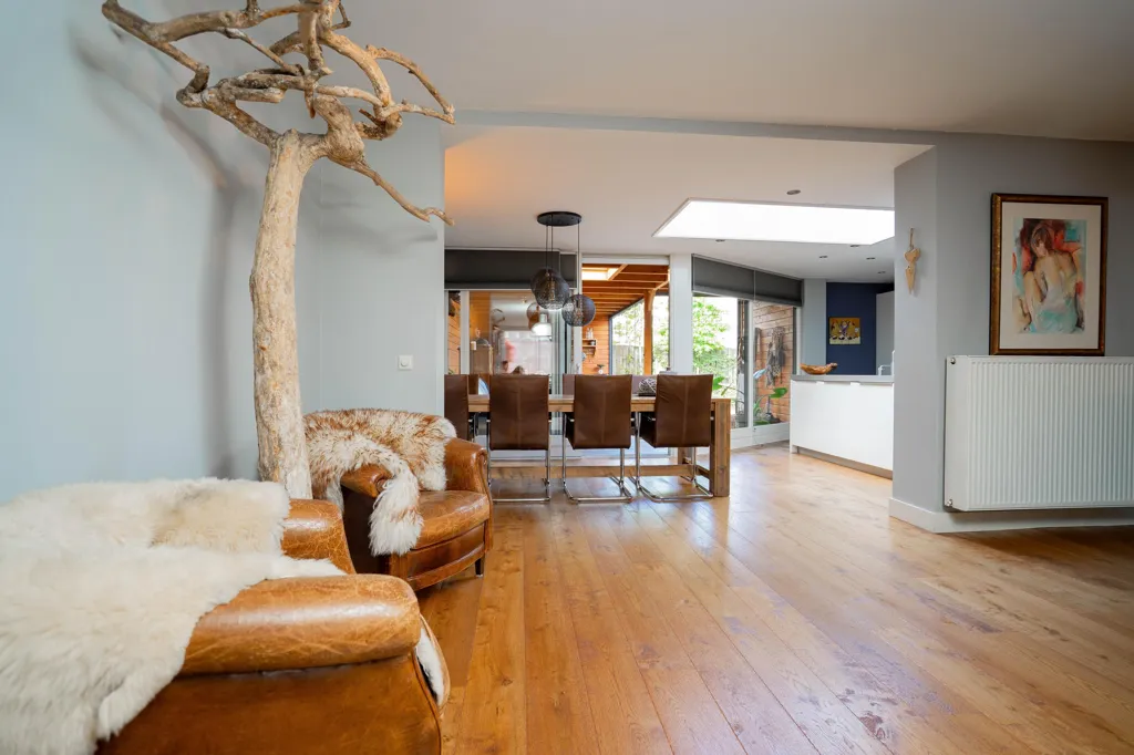 Elutuba - Linked Semi-detached House with Serre in Helmond