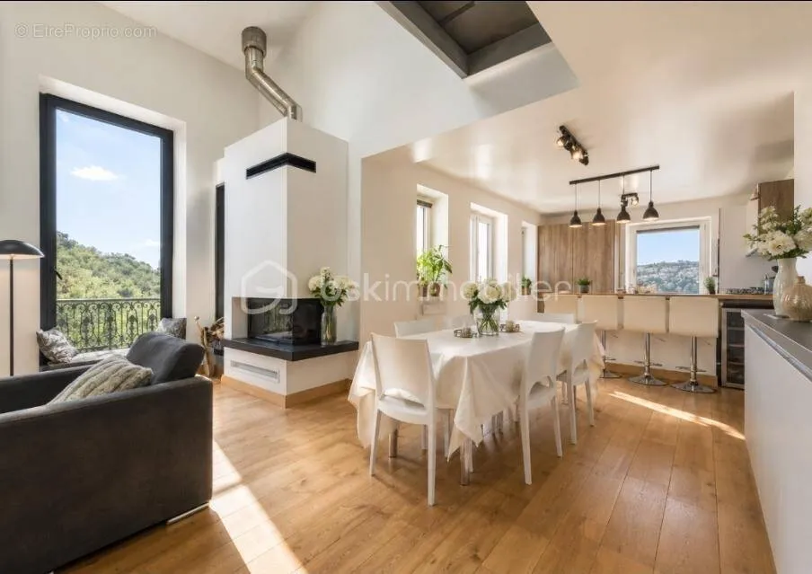 Sala da pranzo - Duplex with Private Garden in Gairaut