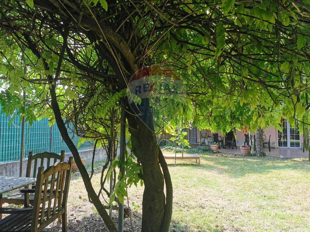 Aed - Independent Villa with Garden in Cento