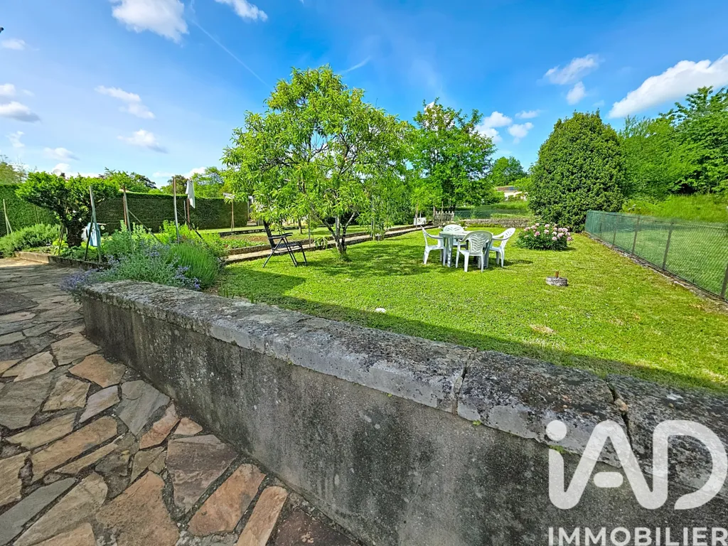 Garden - Stone House with River View in Javerlhac