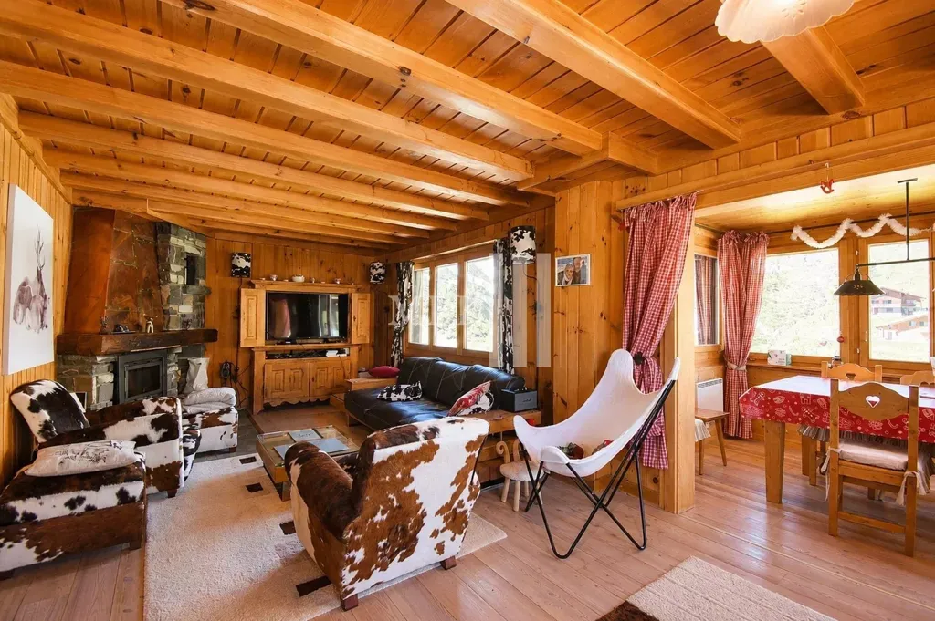 Séjour - Luxury Ski Chalet with Panoramic Views in Crosets