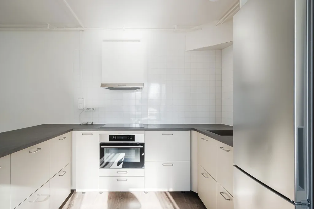Kitchen - Modern Flat with Balcony on Vänskapsgatan