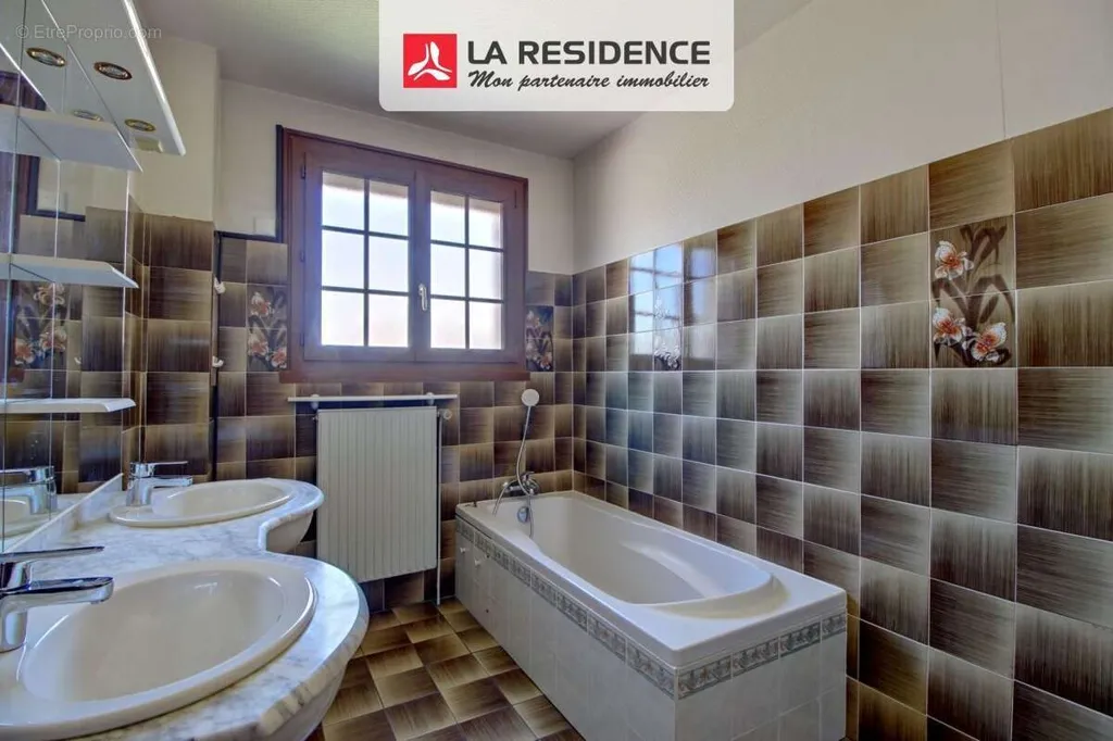 Salles de bain - Maison au Calme avec Terrasse à Courcelles-sur-Seine