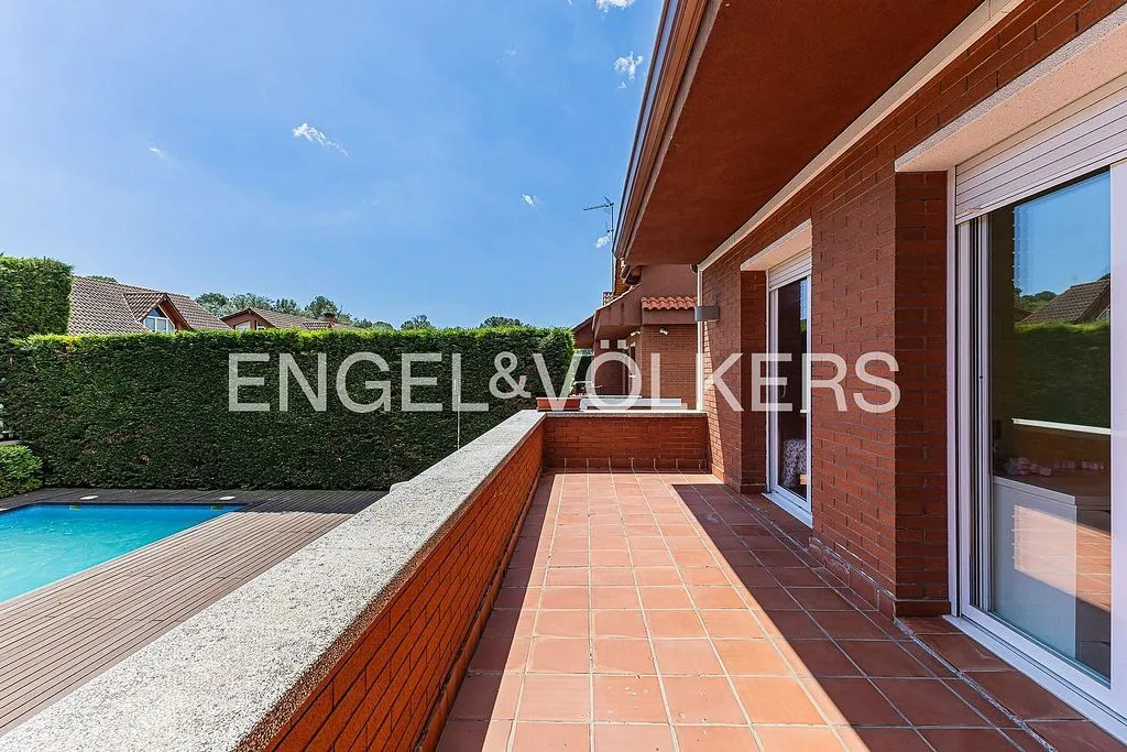 Bassein - Chalet with Pool and Terrace in Mira-sol