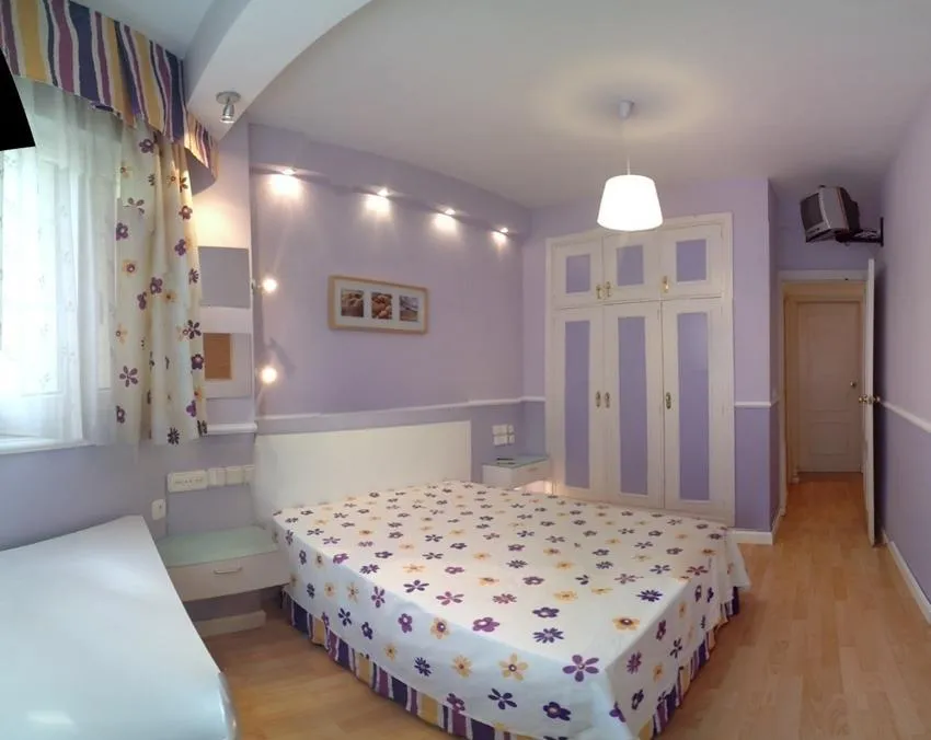 Magamistoad - Student-Friendly Flat with Terrace in Granada
