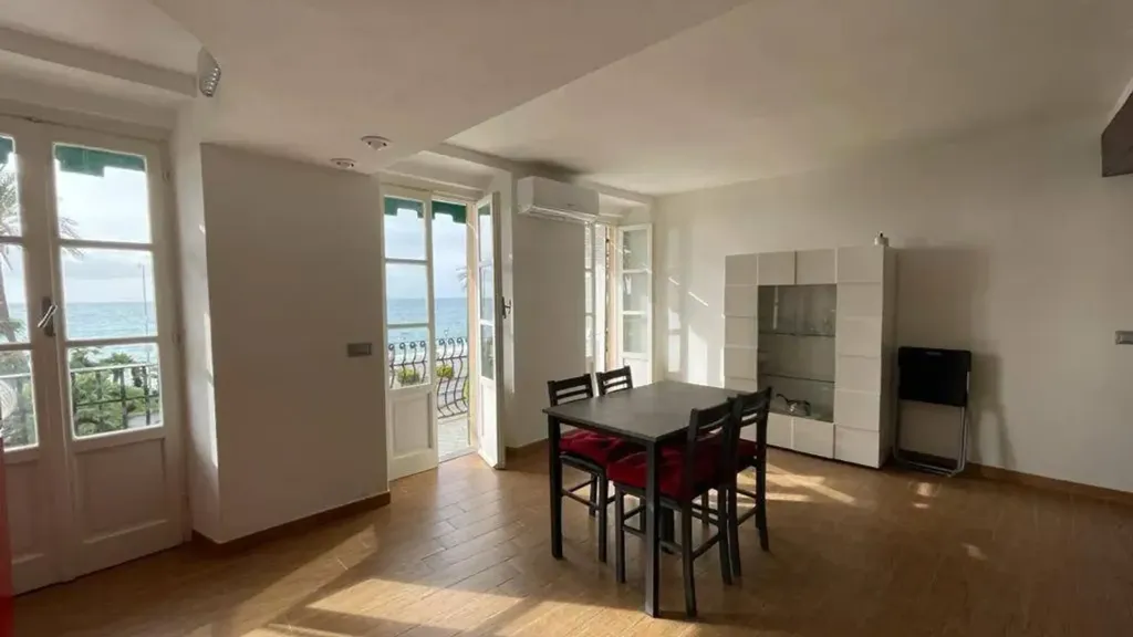 Elutuba - Seafront Apartment in Varazze Centre
