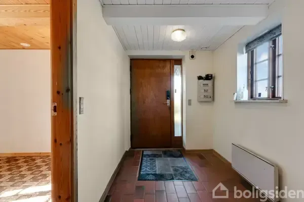 hallway_entrance