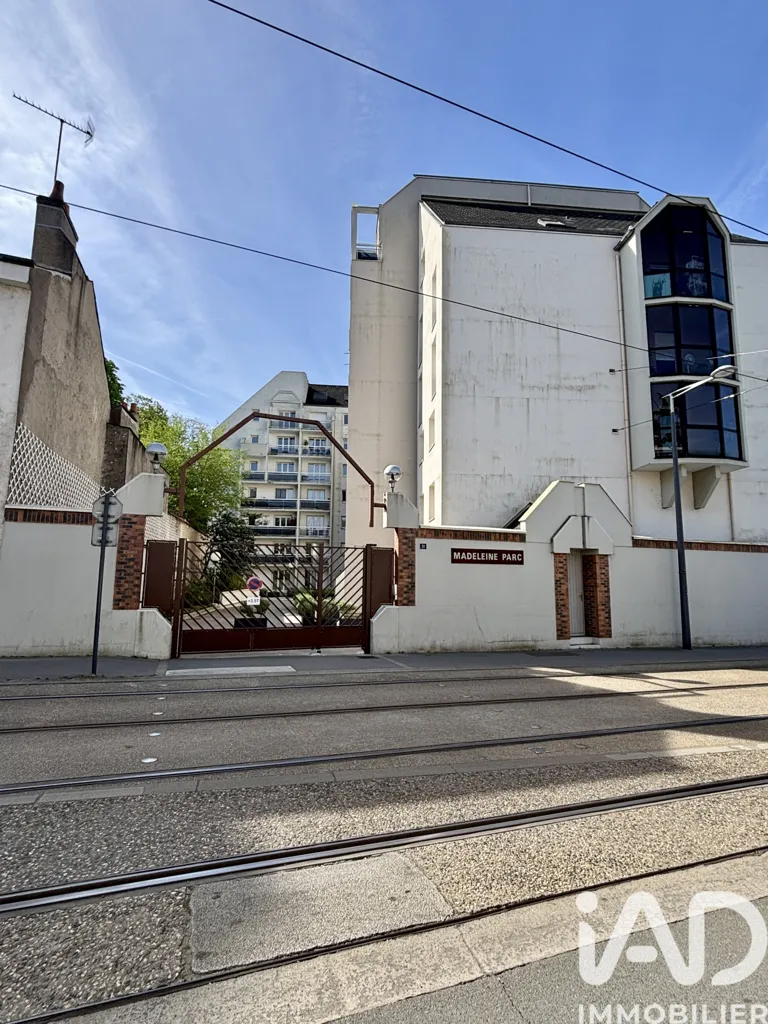 Extérieur - Appartement 2 Pièces avec Balcon au Quartier Madeleine