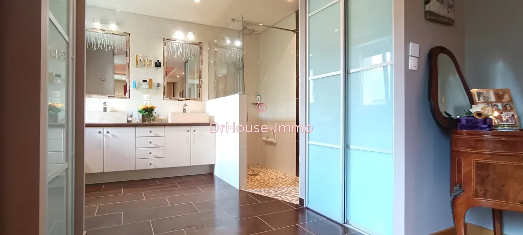 Vannitoad - Spacious House with Landscaped Garden in Quiet Setting