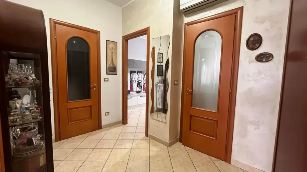 Entrée - Rearranged Apartment with Balcony in Beinasco