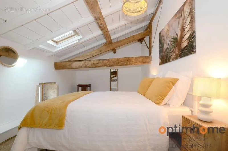 Chambres - Ferme Rénovée avec Grand Jardin à Cherves-Châtelars
