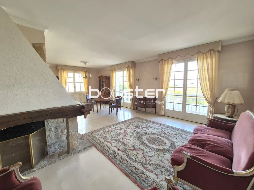 Living Room - Character House with Panoramic View in Toulouse