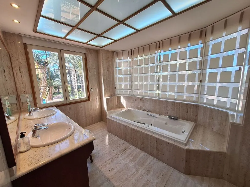 Vannitoad - Detached House with Spa in Elche