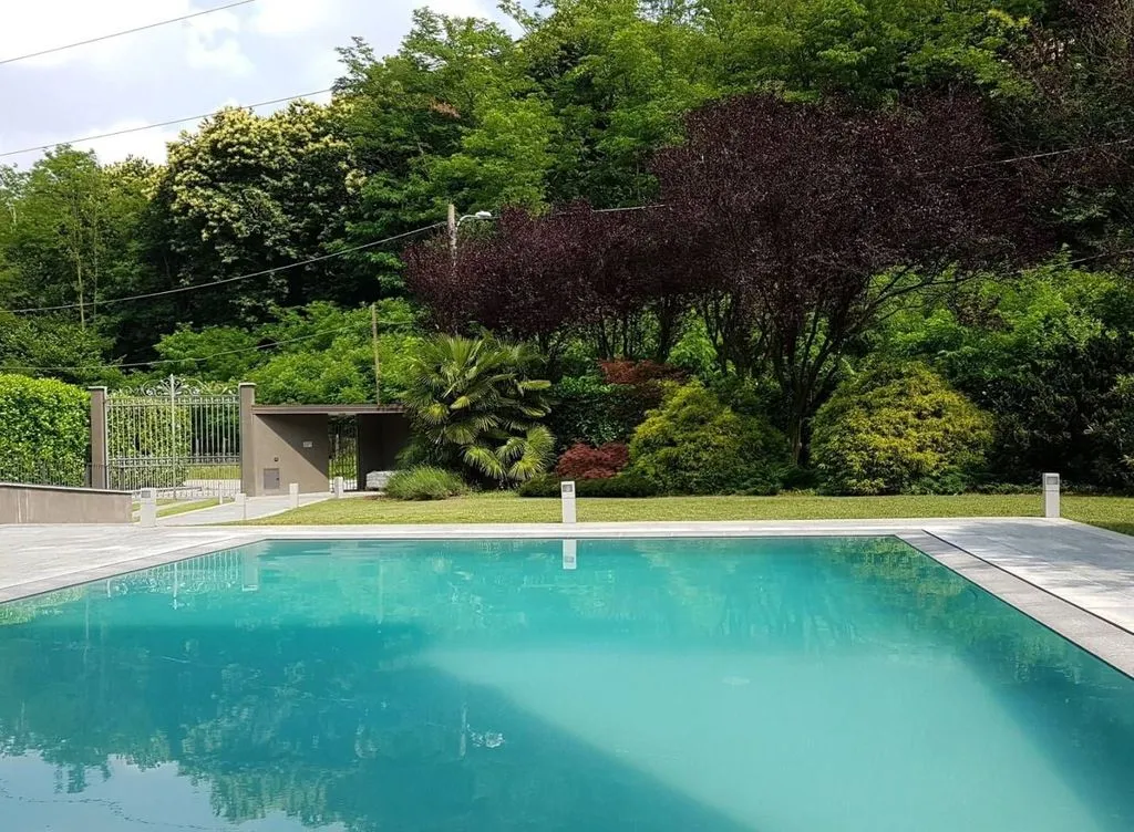 Piscine - Contemporary Villa with Pool in Cassano Magnago