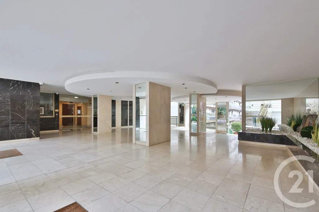 Entrée - Appartement F2 au Calme avec Vue Dégagée à Paris 16e