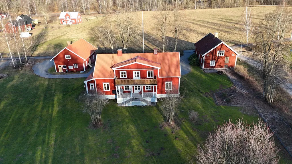 Õhuvaade - Renovated Rectory with Lake View in Ransberg