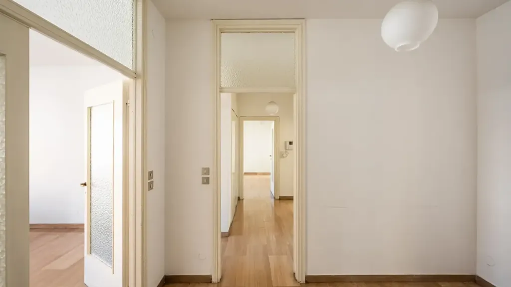 Entrée - Spacious 4-Bedroom Apartment with Balconies in Milan