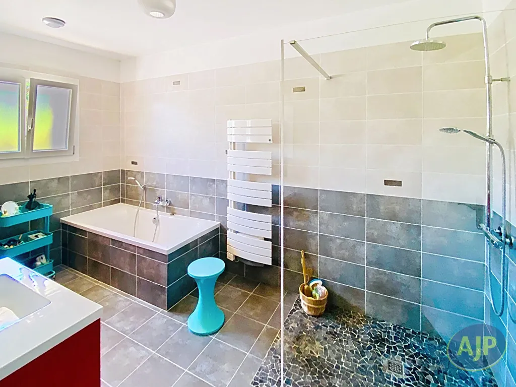 Bagni - House with Pool in Lesparre-Médoc