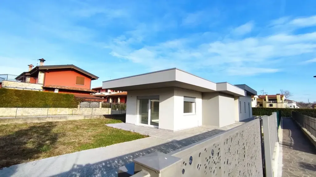 Välivaade - Modern Villa with Private Garden in Filago